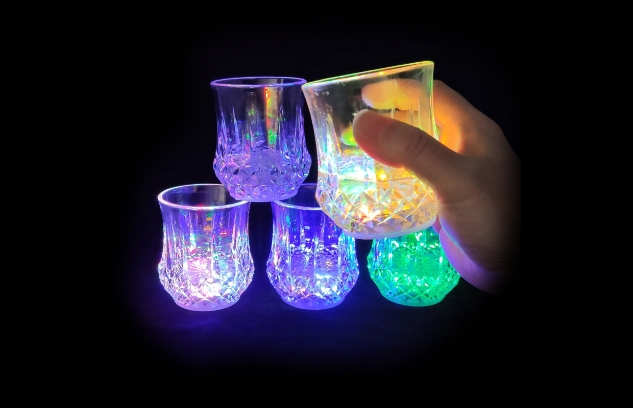 LED创意水触发透明闪光菠萝杯